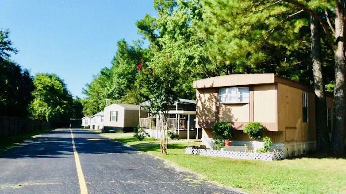 Country Lane Mobile Home Park Picture 9