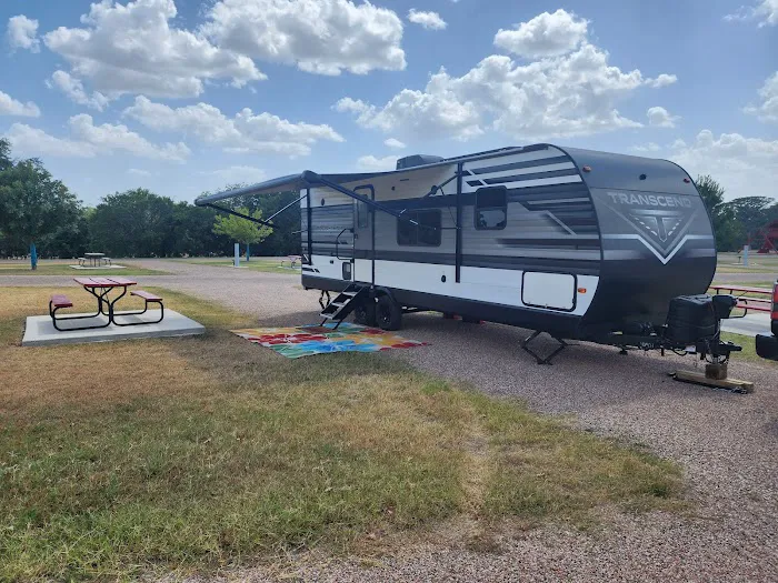 Old River Road RV Resort Kerrville, TX Picture 4