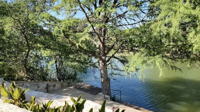 Guadalupe River Rentals RV Campground Picture 6