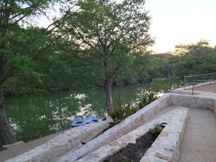 Guadalupe River Rentals RV Campground Picture 8