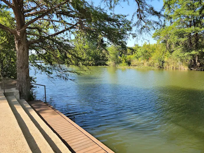 Guadalupe River Rentals RV Campground Picture 9