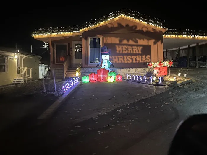 Rio Robles Mobile Home & RV Park Picture 2