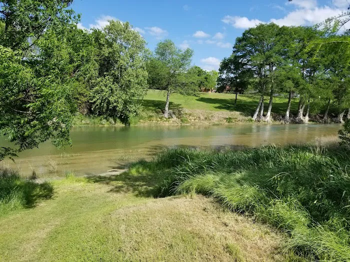 Rio Robles Mobile Home & RV Park Picture 8