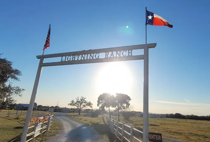 Lightning Ranch RV Park Picture 7