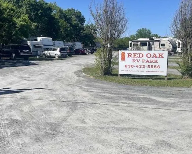 Red Oak RV Park Picture 6