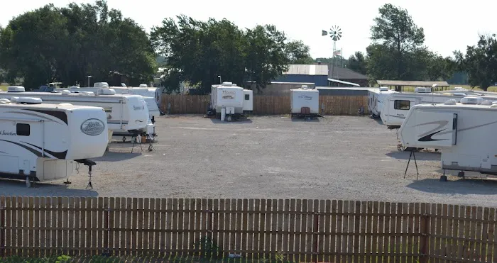 Pit’s RV Park and Storage Picture 2