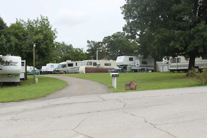 Rt 66 Mobile Home & RV Park Picture 5