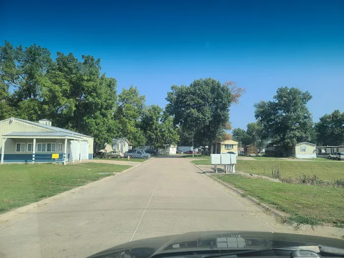 Sandel Mobile Home Park Picture 2