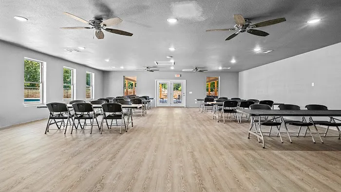 Blue Springs RV Park Picture 4