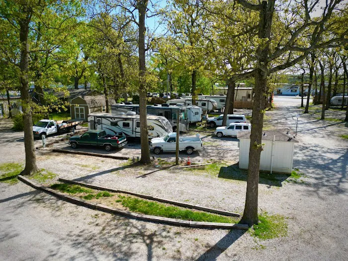 Ozark Canopy RV Park - Springdale Picture 8