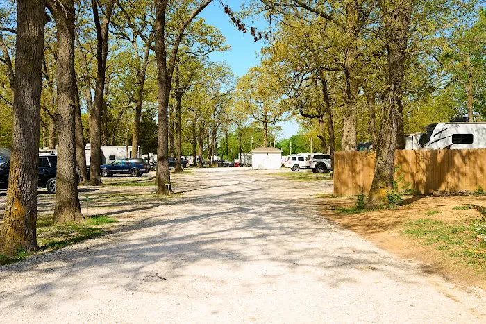 Ozark Canopy RV Park - Springdale Picture 6