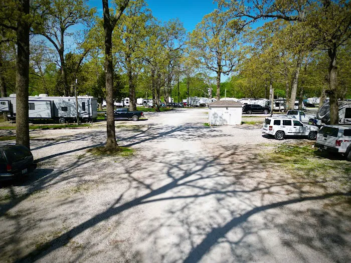 Ozark Canopy RV Park - Springdale Picture 9