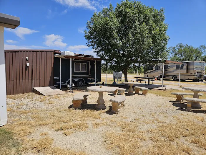 Rain Tree RV Park Picture 5