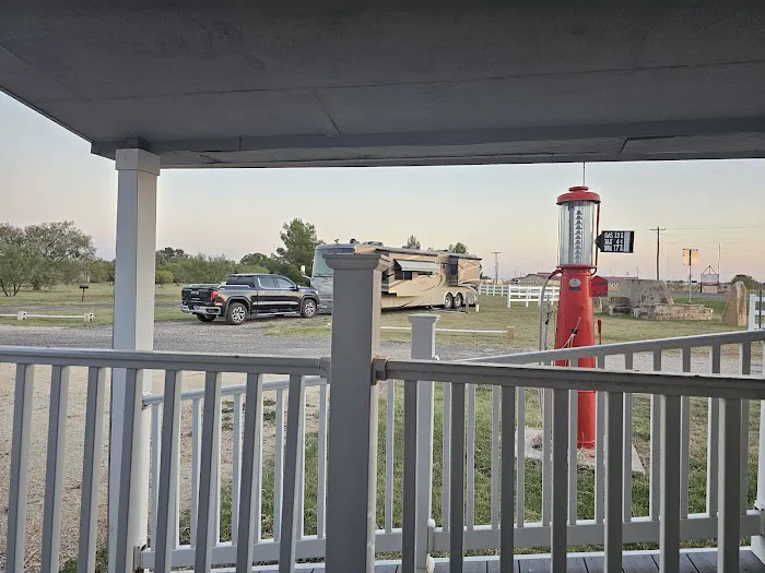 Rain Tree RV Park Picture 8