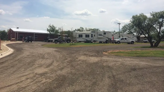 Bar J Hitchin' Post RV Park Picture 8