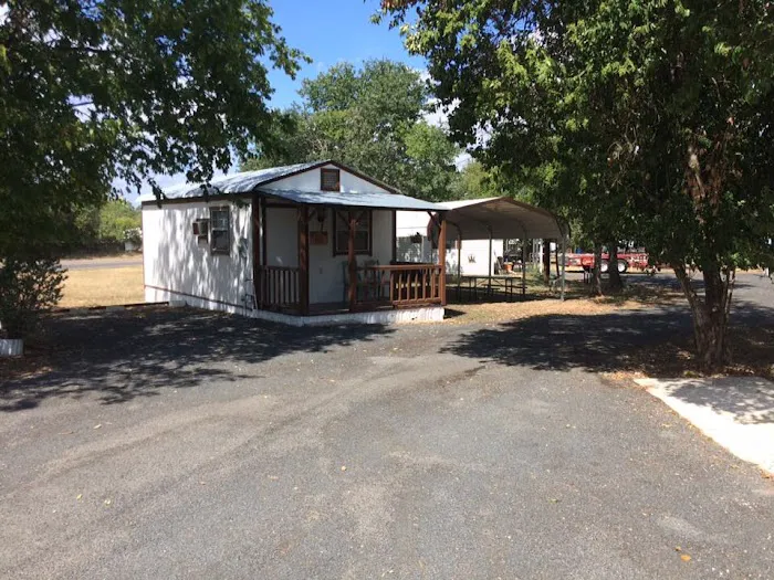 Lone Star RV Park & Cabin Rentals Picture 1