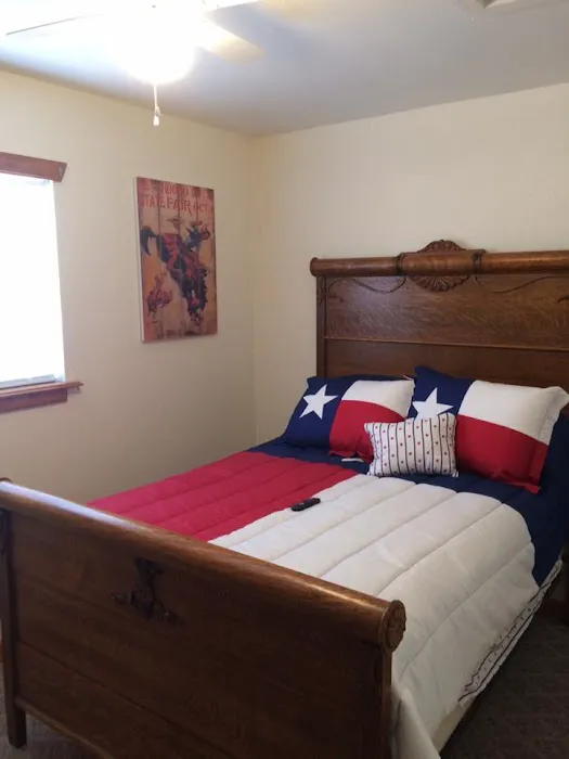 Lone Star RV Park & Cabin Rentals Picture 2