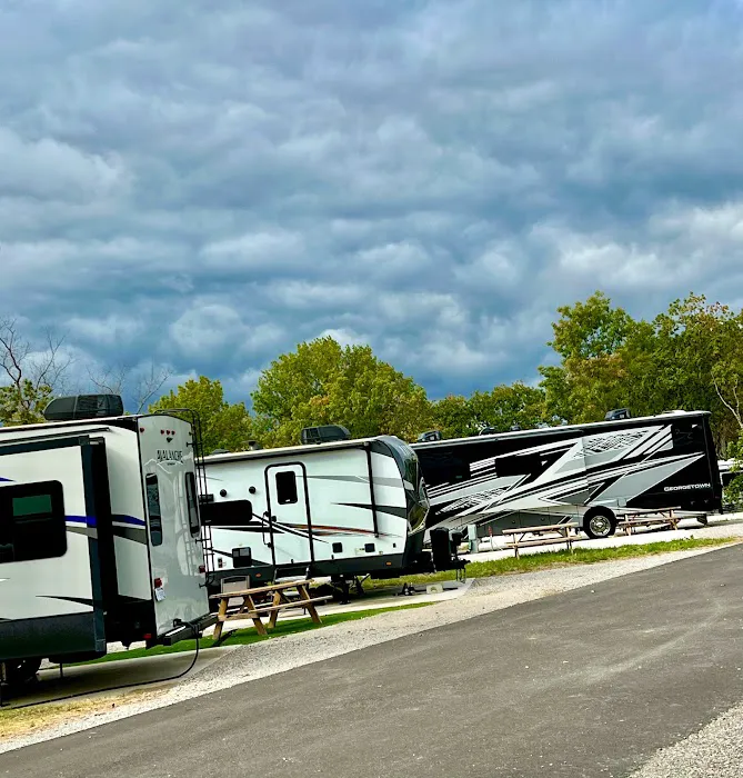 Landing View Campground Picture 10