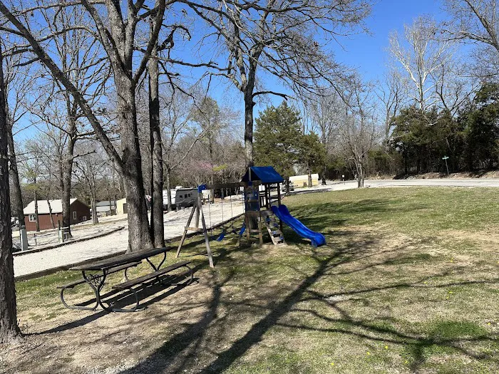 Crazy Daisy's RV Park Picture 3
