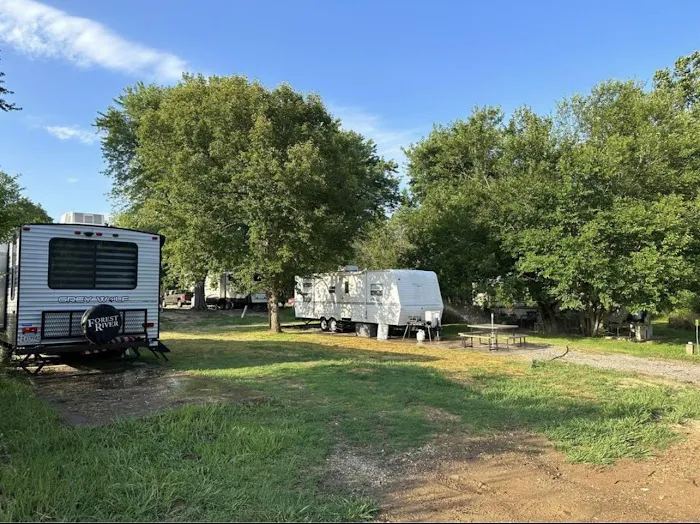 Hickory Creek Mobile Home Park Picture 3