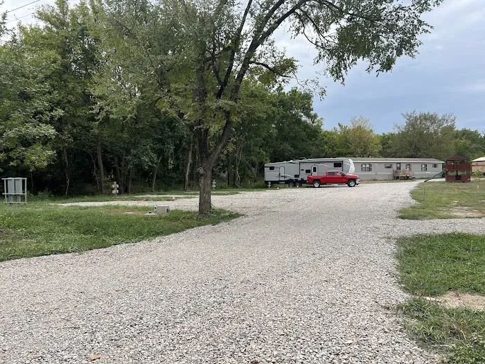 Lazy Days RV Park Picture 3