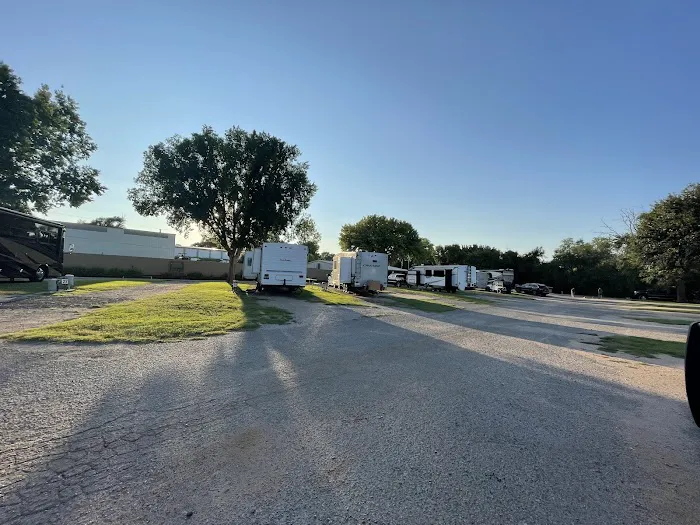 Elk Creek Rt. 66 RV Park Picture 2