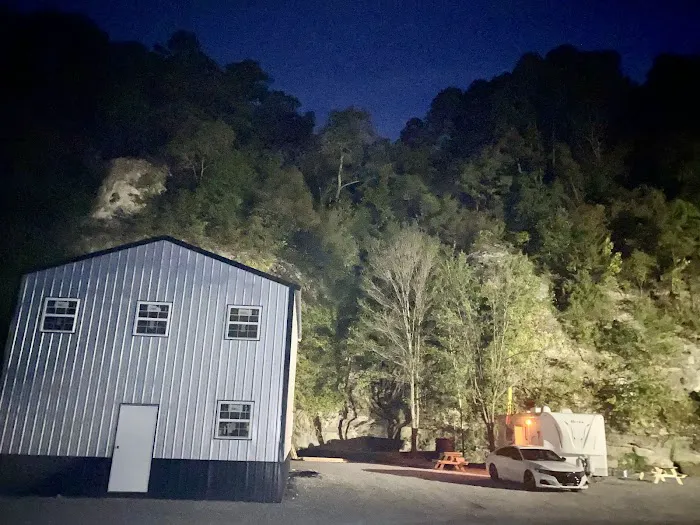 River Roost RV Park Picture 4