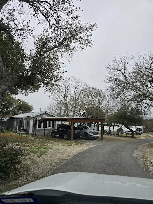 Hideaway Mobile Home Park Picture 3