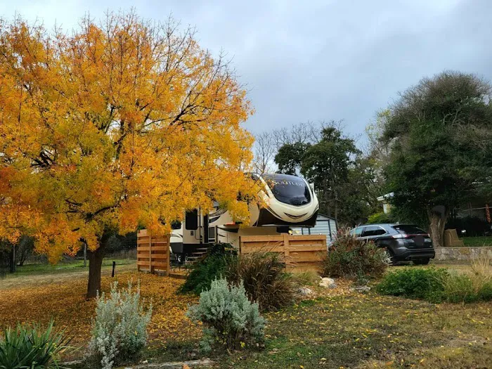 Ingram Lake RV Park Picture 2