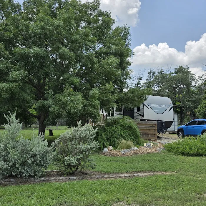 Ingram Lake RV Park Picture 5