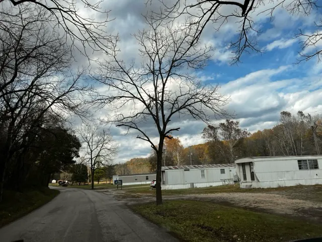 Railey Creek Mobile Home Community Picture 2