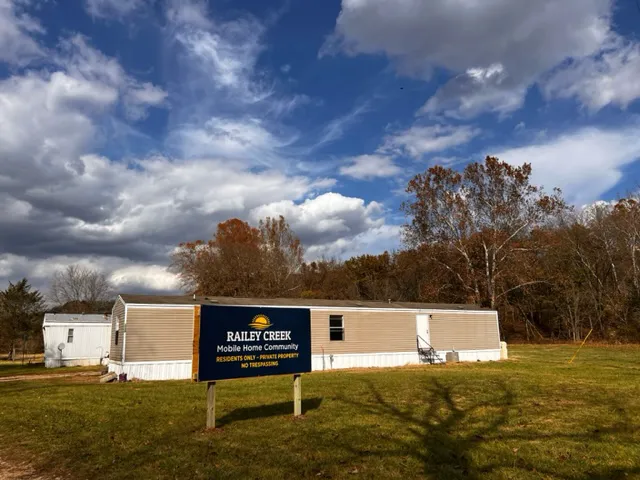 Railey Creek Mobile Home Community Picture 4