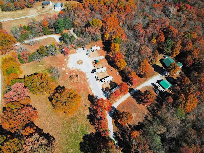 Around the Bend Ozarks RV Park Picture 3