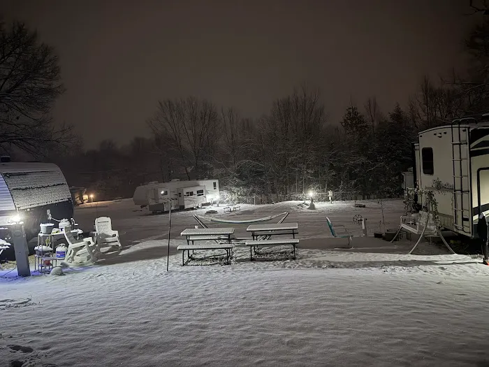 Around the Bend Ozarks RV Park Picture 2