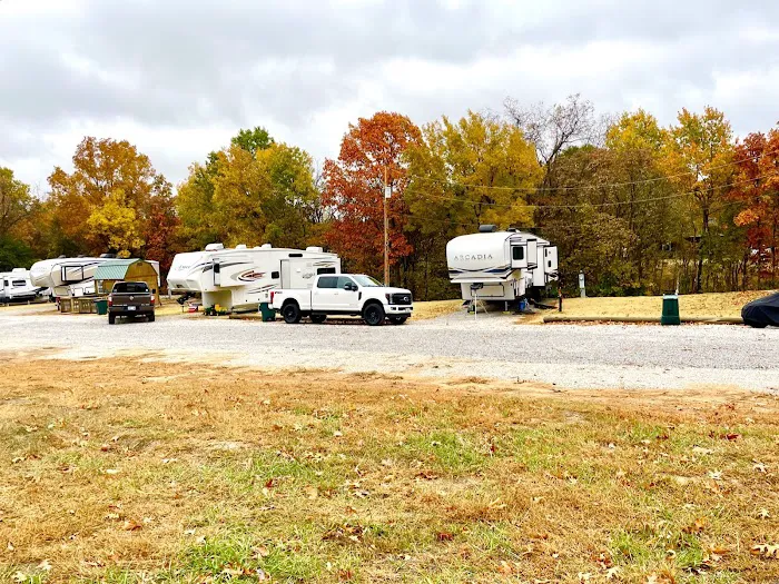 Around the Bend Ozarks RV Park Picture 8