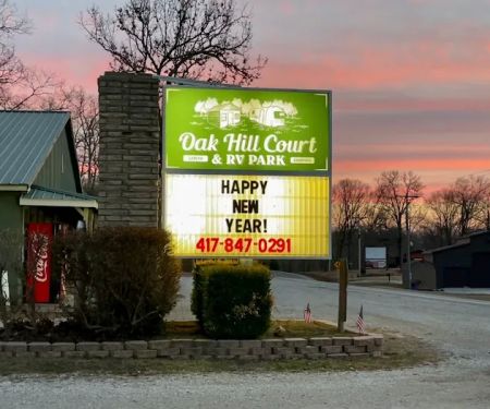 Oak Hill Court Cabins & RV Park