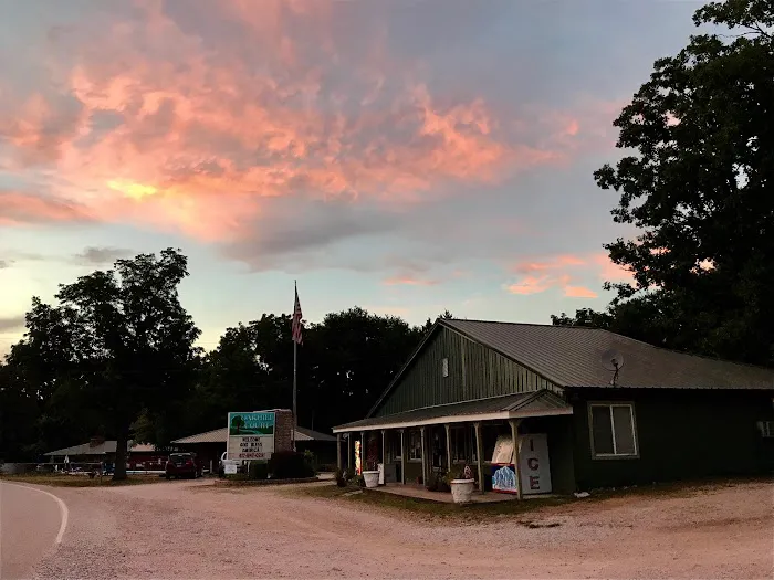 Oak Hill Court Cabins & RV Park Picture 8