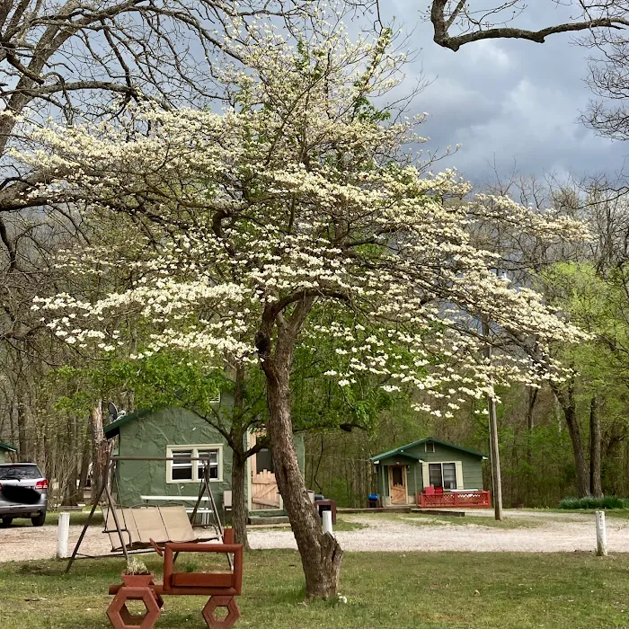 Oak Hill Court Cabins & RV Park Picture 9