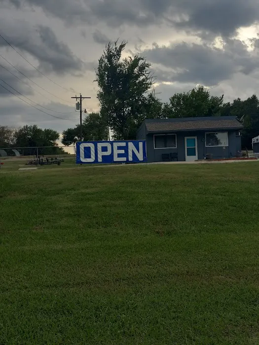 Happy Camper RV Park Picture 2