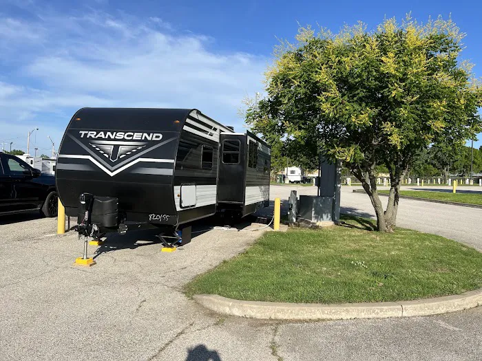 Expo Square RV Park Picture 6