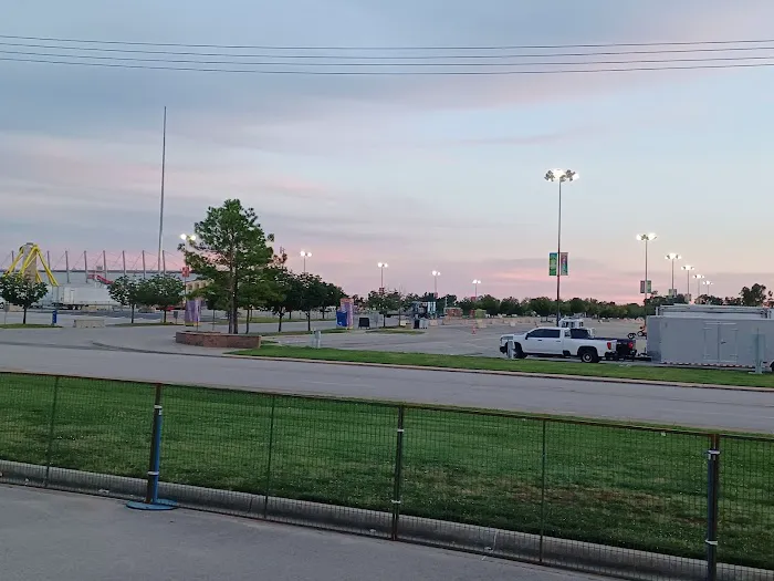 Expo Square RV Park Picture 9