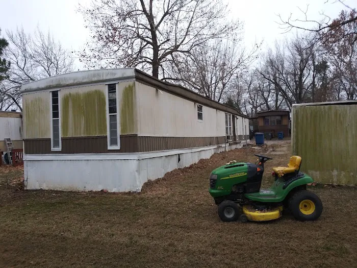 Oak Creek Village Picture 2