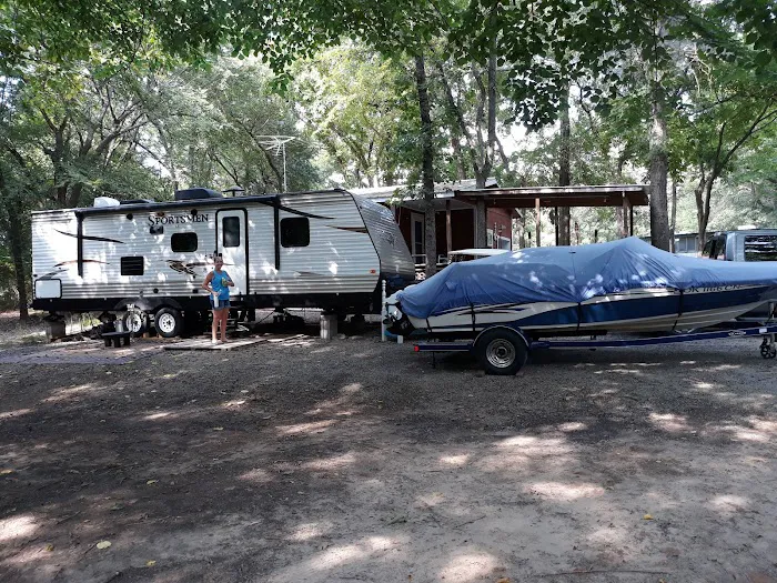 Happy Hollow RV Park Picture 4