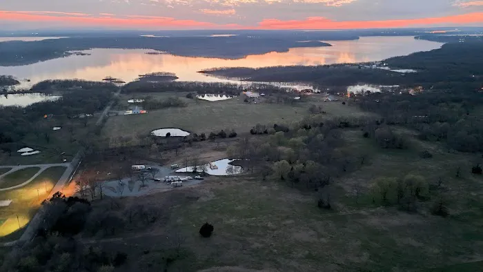Lake Life RV Park Picture 1