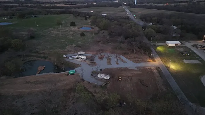 Lake Life RV Park Picture 5