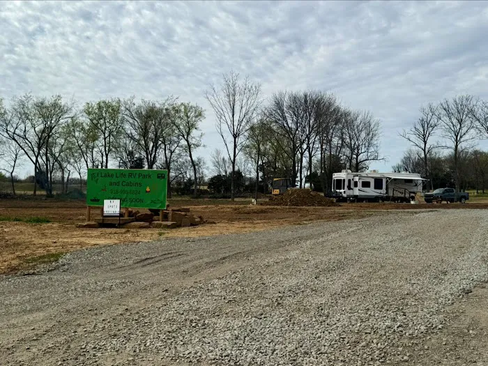 Lake Life RV Park Picture 8