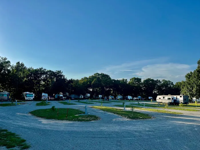 Great Outdoors RV Park Picture 1