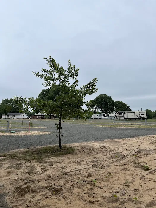 Great Outdoors RV Park Picture 8