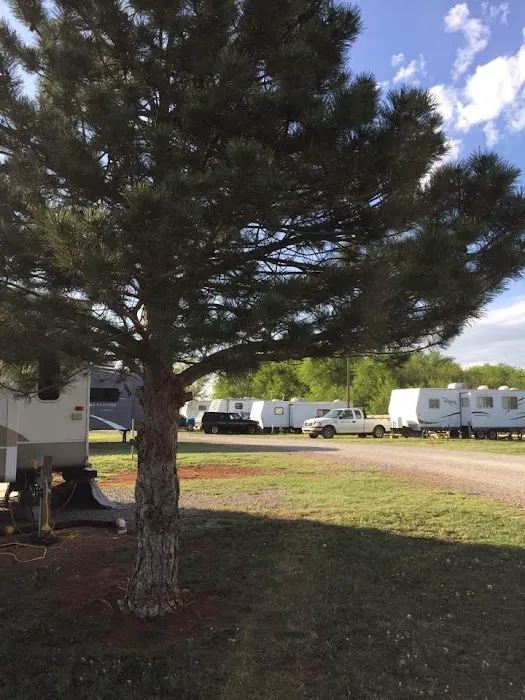 Bobcat Creek RV Park, Convenience Store, Gas Station and Propane Filling Station Picture 8