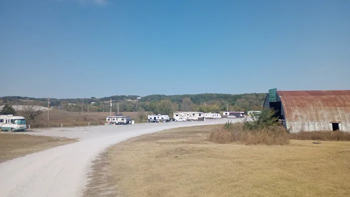 OzarkTime RV Park Picture 6